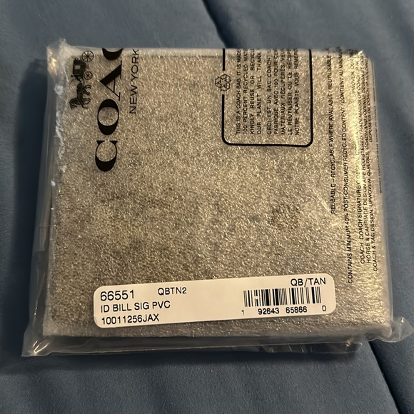 Coach Id Billfold Wallet In Signature Canvas - Picture 3 of 4